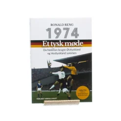 1974 - Et tysk møde: Da historien bragte Østtyskland og Vesttyskland sammen (Bog, Paperback, Dansk) af Ronald Reng