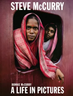 Steve McCurry: A Life in Pictures - [RODEKASSE/DEFEKT] (Bog, Hardback, Engelsk)