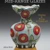 The Complete Guide to Mid-Range Glazes: Glazing and Firing at Cones 4-7 - [RODEKASSE/... (Bog, Hardback, Engelsk) af John Britt