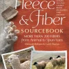 The Fleece & Fiber Sourcebook: More Than 200 Fibers from Animal to Spun Yarn (Bog, Hardback, Engelsk)