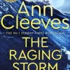 The Raging Storm: A page-turning mystery from the number one bestselling author of Ve... (Bog, Paperback / softback, Engelsk)