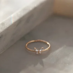 Timi of Sweden: Leah - White Crystal Butterfly Ring (Smykke, Rings)