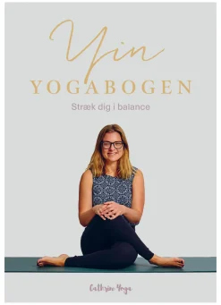 Yin Yogabogen: Stræk dig i balance (Bog, Hardback, Dansk) af Cathrine Koefoed